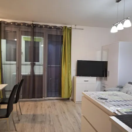 Lona Flat Appartement *