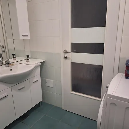 Lona Flat Appartement *